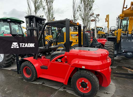 Autoelevador ByLion 70 |7.000kg |Torre Triple | Duales 2