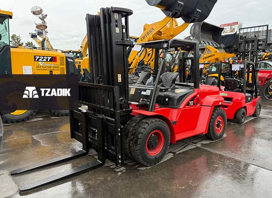 Autoelevador ByLion 70 |7.000kg |Torre Triple | Duales 3