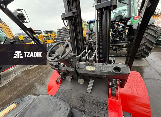 Autoelevador ByLion 70 |7.000kg |Torre Triple | Duales 5