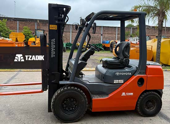 Autoelevador TOYOTA USADO 25 4,7m | 2500kg 3