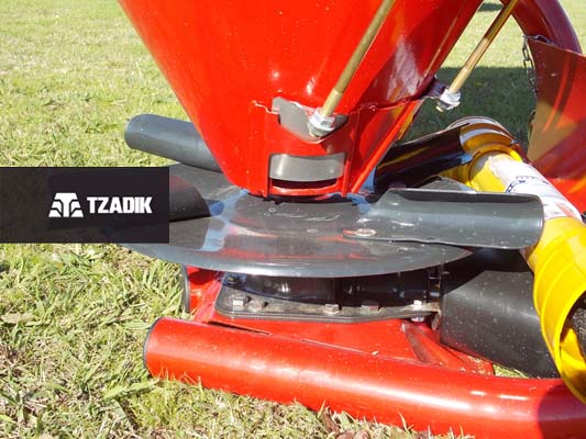 Fertilizadora YOMEL RSP 360 – 3 Puntos 2