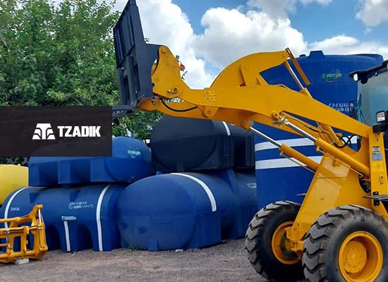 Pala Forestal PT50 con garra, balde y porta palets. 2