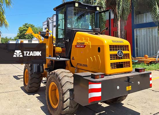 Pala Forestal PT50 con garra, balde y porta palets. 5