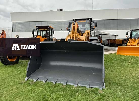 Pala Frontal M130Hd 238Hp Balde De 4,2M 2