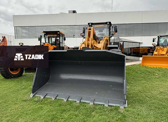 Pala Frontal M130HD 238HP Balde De 4,2M 1