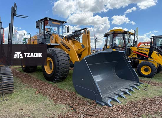 Pala Frontal M130HD 238HP Balde De 4,2M 4