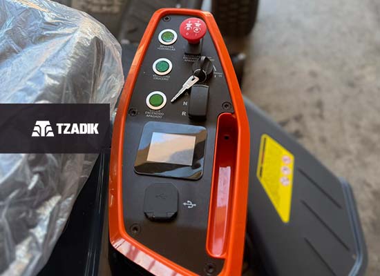 Tractor Corta Césped Eléctrico 100% a Batería 2