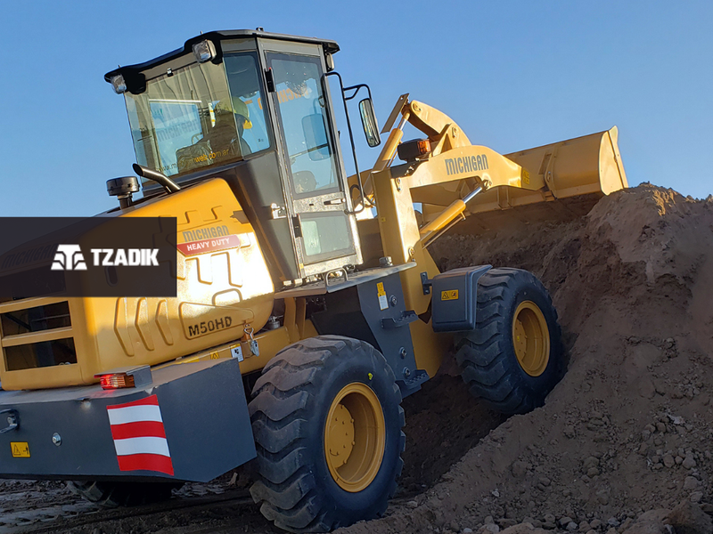🚜 ¡POTENCIA DISPONIBLE! Pala Frontal Michigan modelo M50HD 2