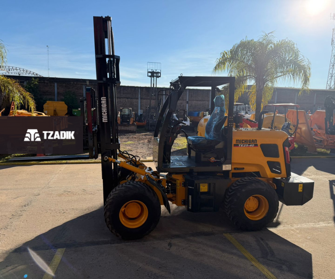 🏗️ ¡STOCK DISPONIBLE! Autoelevador Michigan modelo T25-40 7