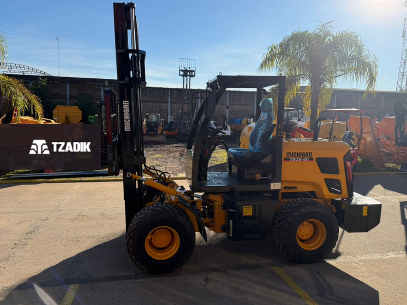 🏗️ ¡STOCK DISPONIBLE! Autoelevador Michigan modelo T25-40 7