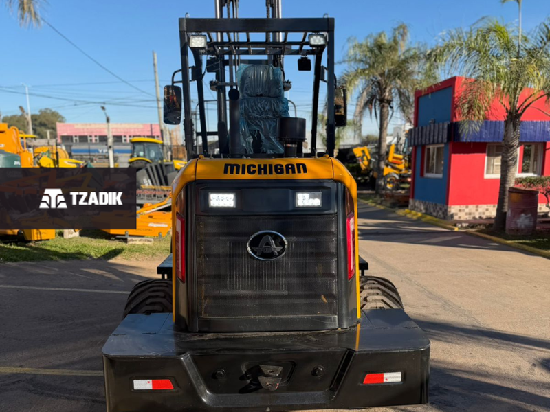 🏗️ ¡STOCK DISPONIBLE! Autoelevador Michigan modelo T25-40 9