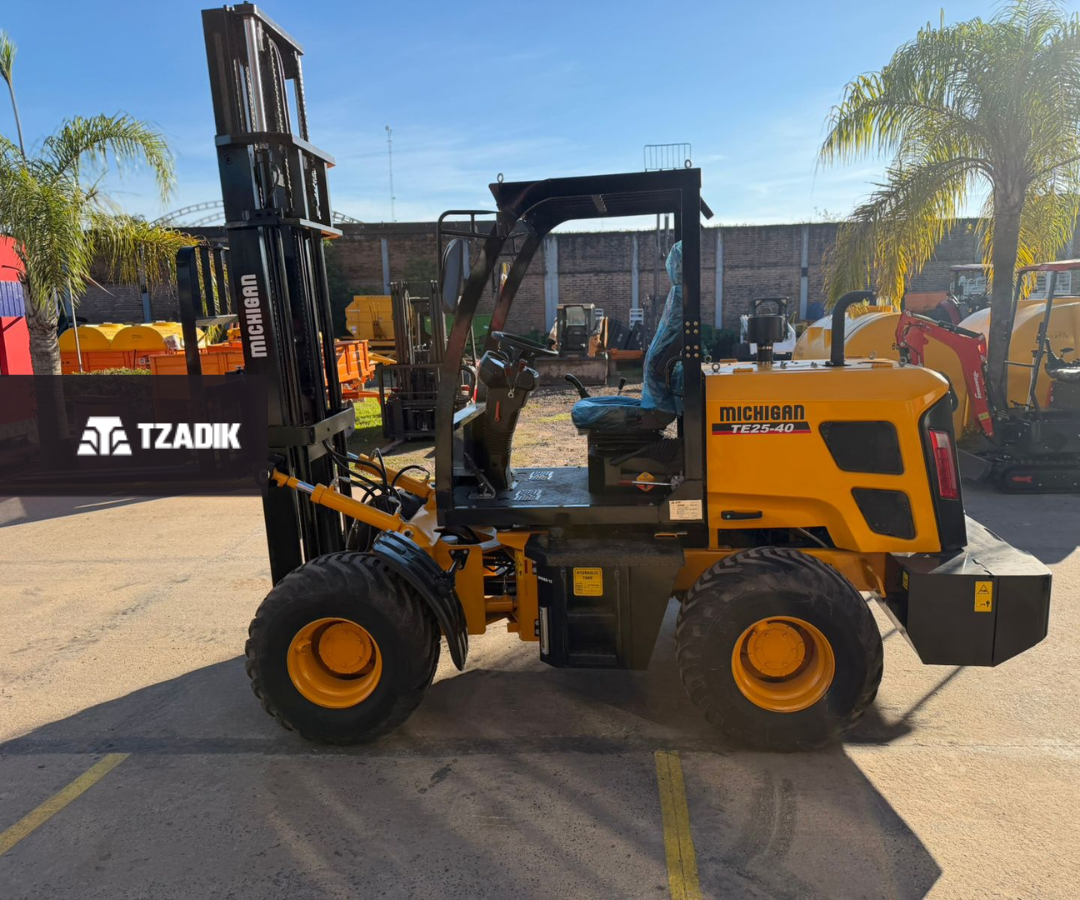 🏗️ ¡STOCK DISPONIBLE! Autoelevador Michigan modelo T25-40 2