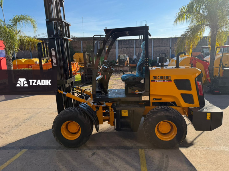 🏗️ ¡STOCK DISPONIBLE! Autoelevador Michigan modelo T25-40 2