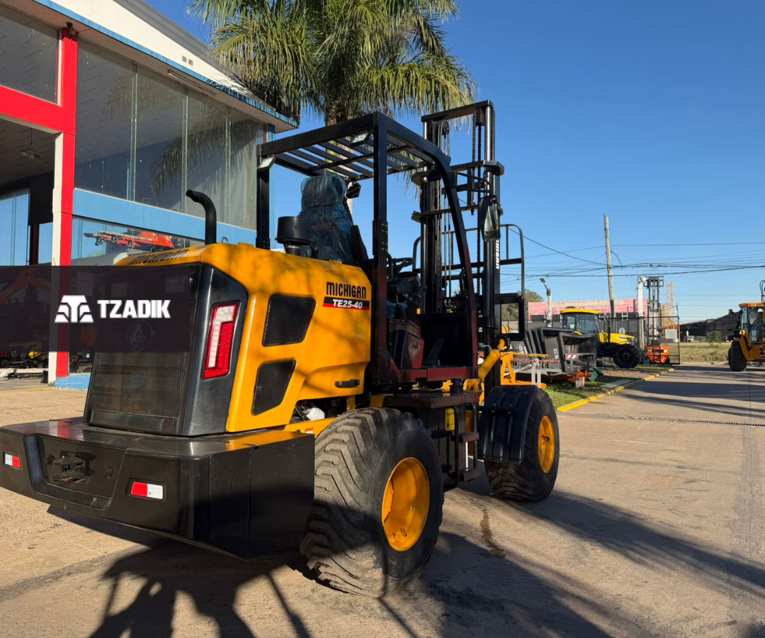 🏗️ ¡STOCK DISPONIBLE! Autoelevador Michigan modelo T25-40 3