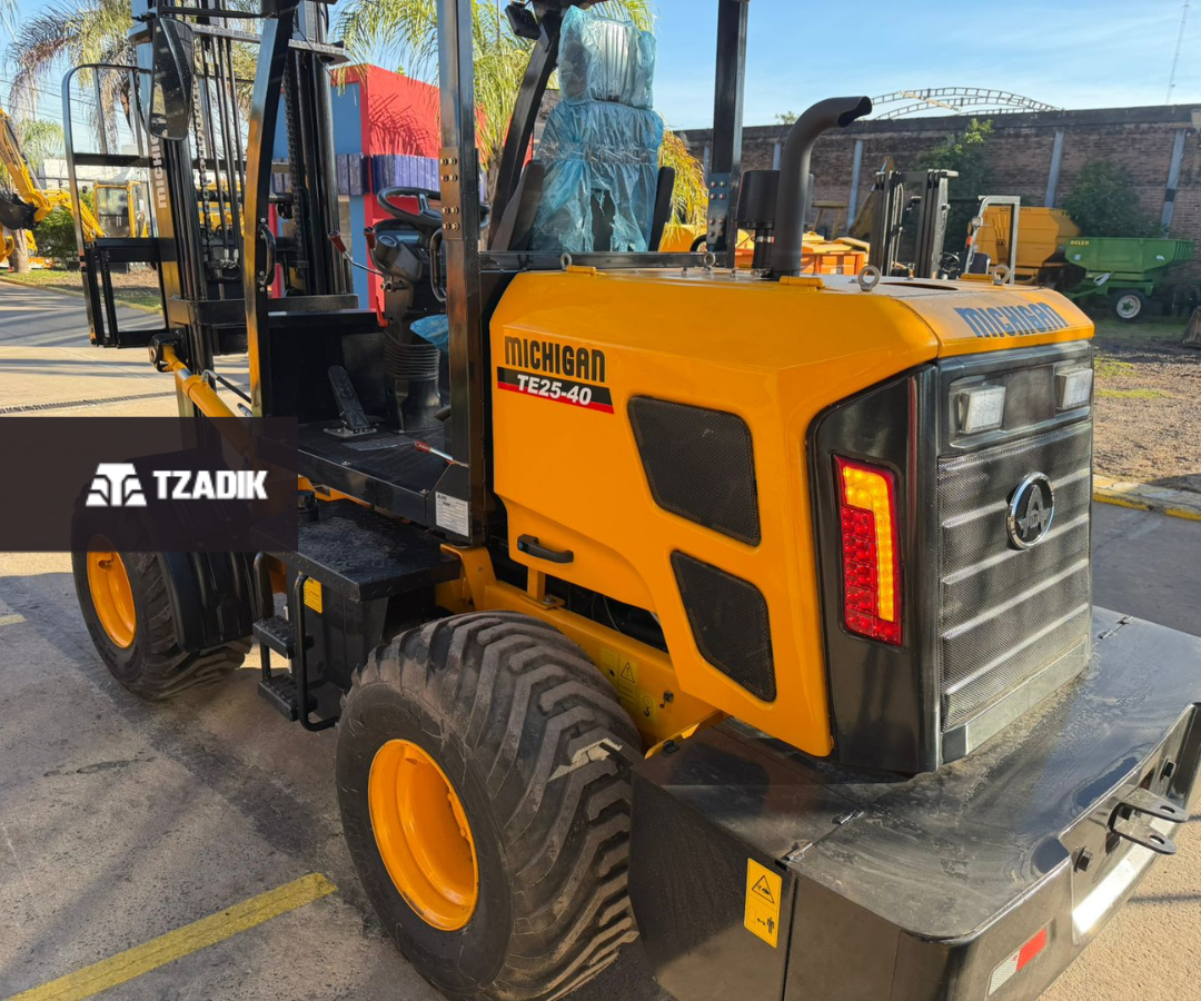 🏗️ ¡STOCK DISPONIBLE! Autoelevador Michigan modelo T25-40 10