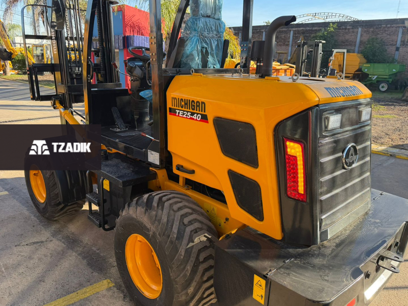 🏗️ ¡STOCK DISPONIBLE! Autoelevador Michigan modelo T25-40 10