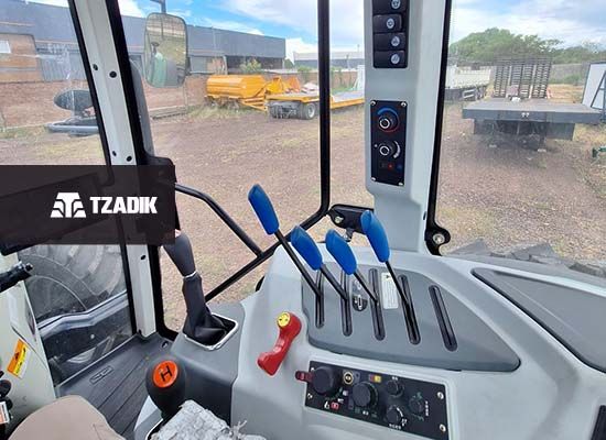 🚜 Tractor Chery by Lion RS 2204 – 220 HP 6