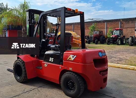 Autoelevador ByLion 35 |3.500kg |Torre Triple | Duales 2