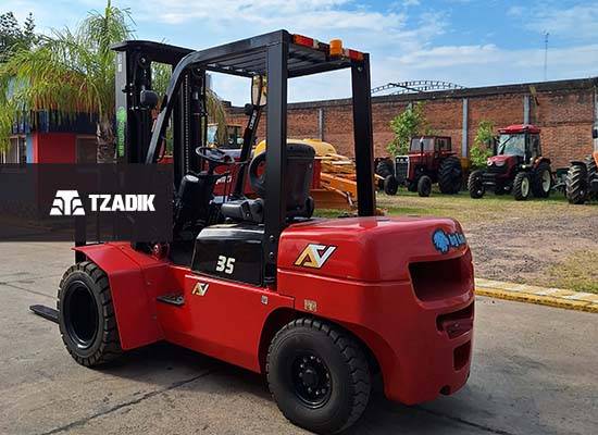 Autoelevador ByLion 35 |3.500kg |Torre Triple | Duales 2