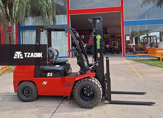 Autoelevador ByLion 35 |3.500kg |Torre Triple | Duales 3
