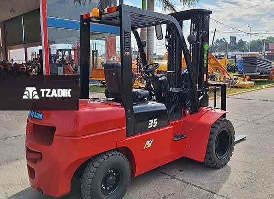 Autoelevador ByLion 35 |3.500kg |Torre Triple | Duales 5