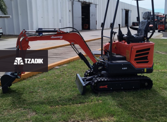 BURGER K30 EXCAVADORA ORUGA DE GOMA 2,7 TN SHANCHAI marca Hanomag 3