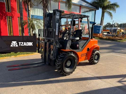 Elevador 3,5 Tn 4,5 Mts 4Wd Lk Todo Terreno