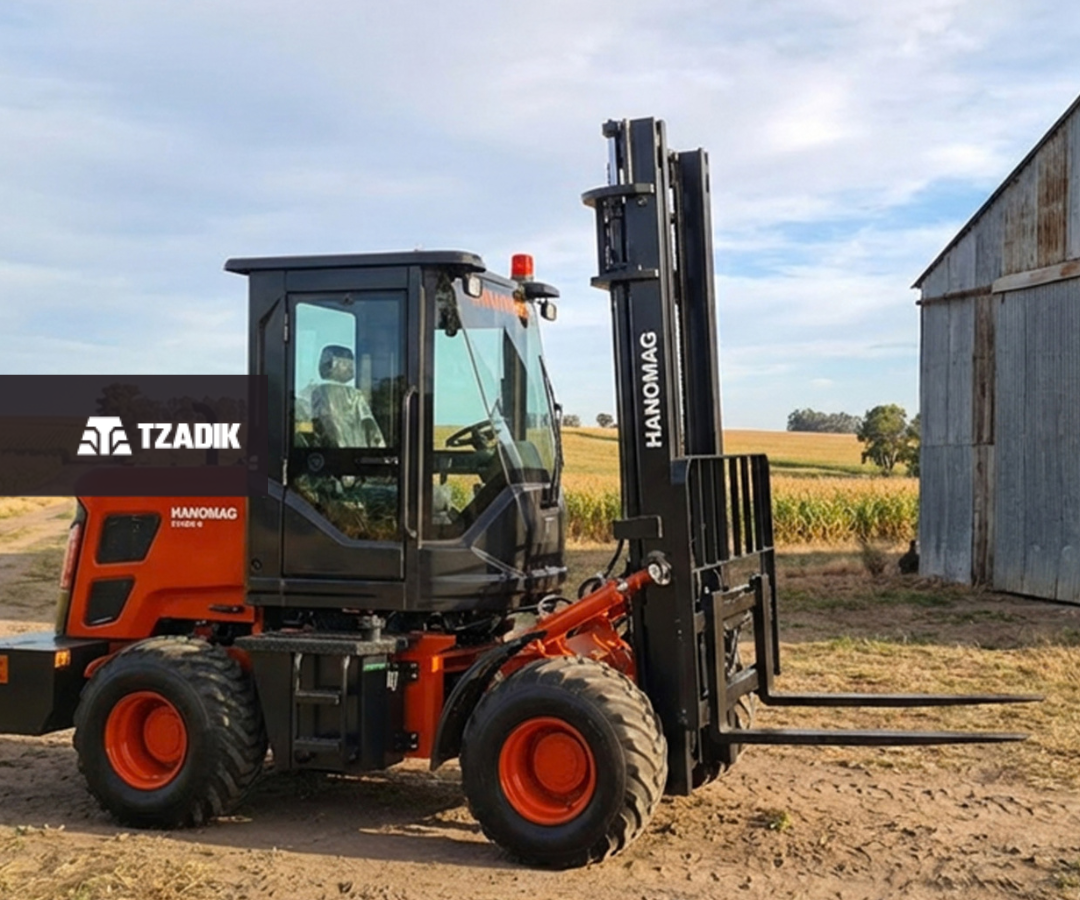Elevador Hanomag E100/4C II - ARTICULADO 4X4 2,5 TN 4 Mts c/Cab Todo Terreno 1