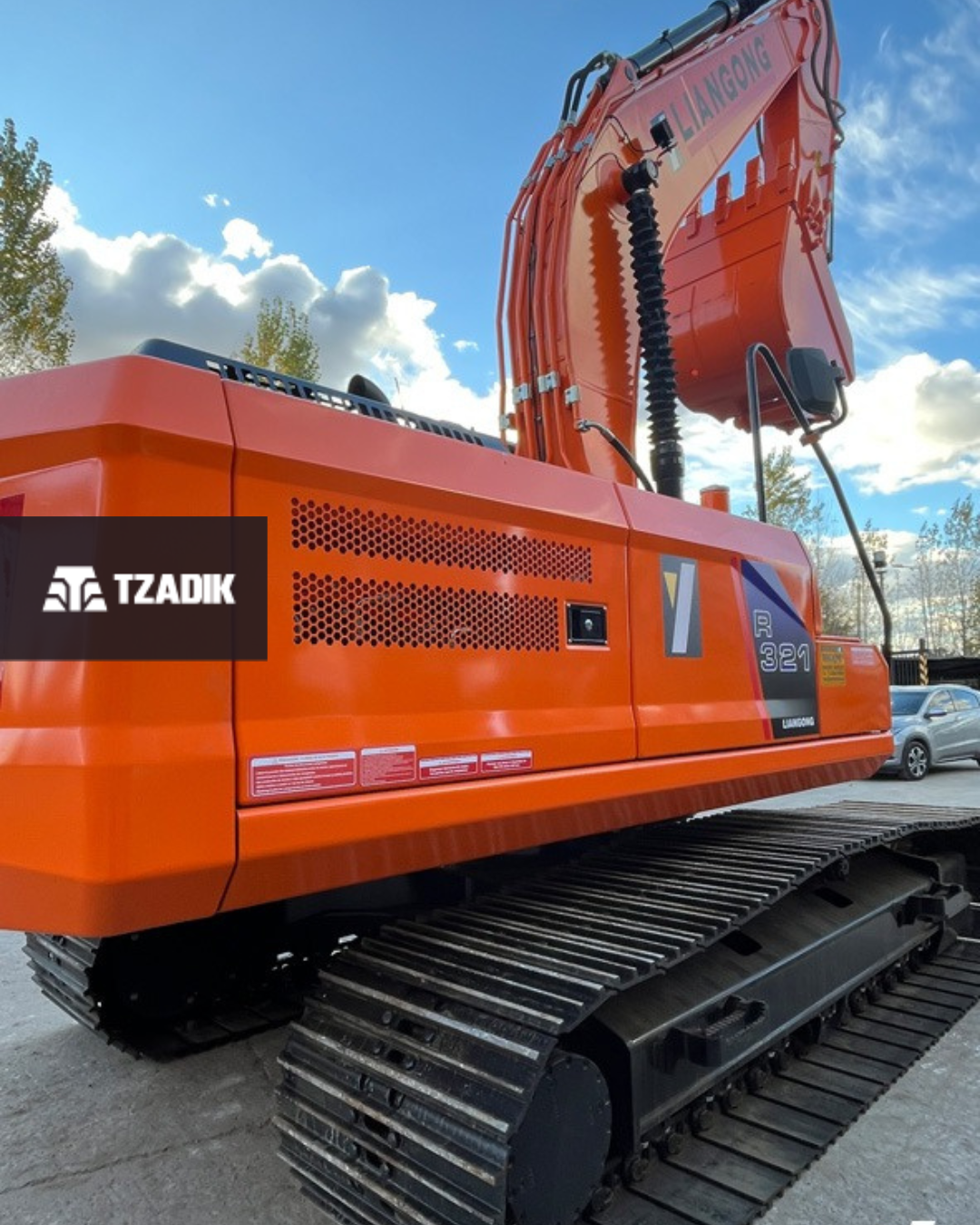 EXCAVADORA LIANGONG R321 3