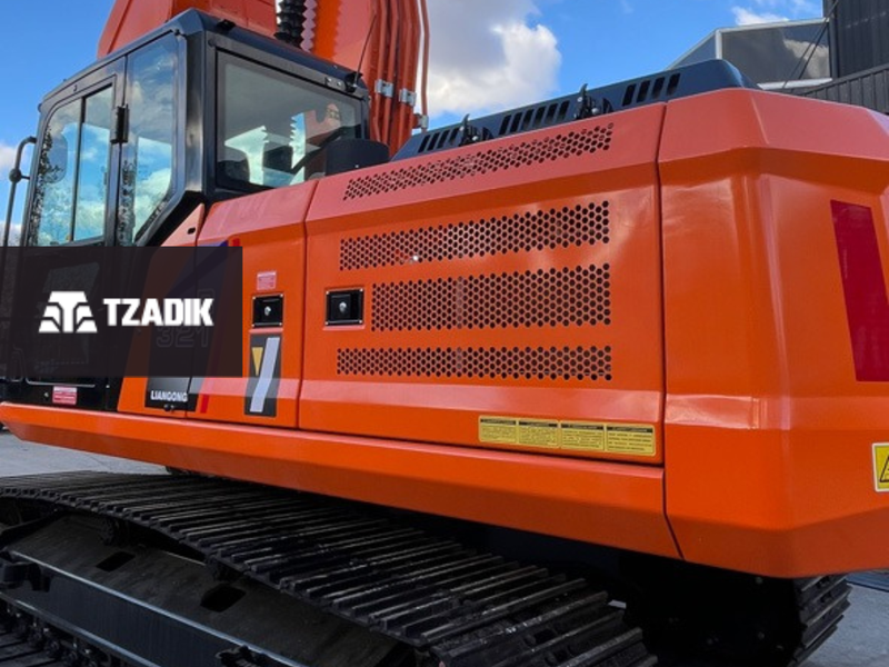 EXCAVADORA LIANGONG R321 4