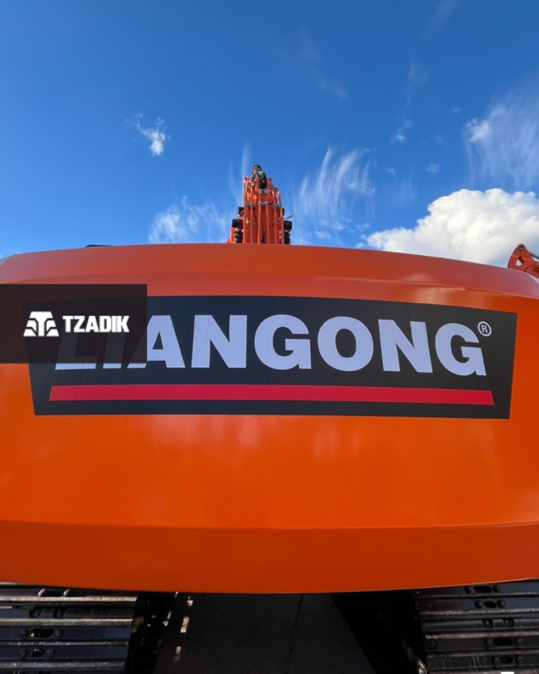EXCAVADORA LIANGONG R321 5