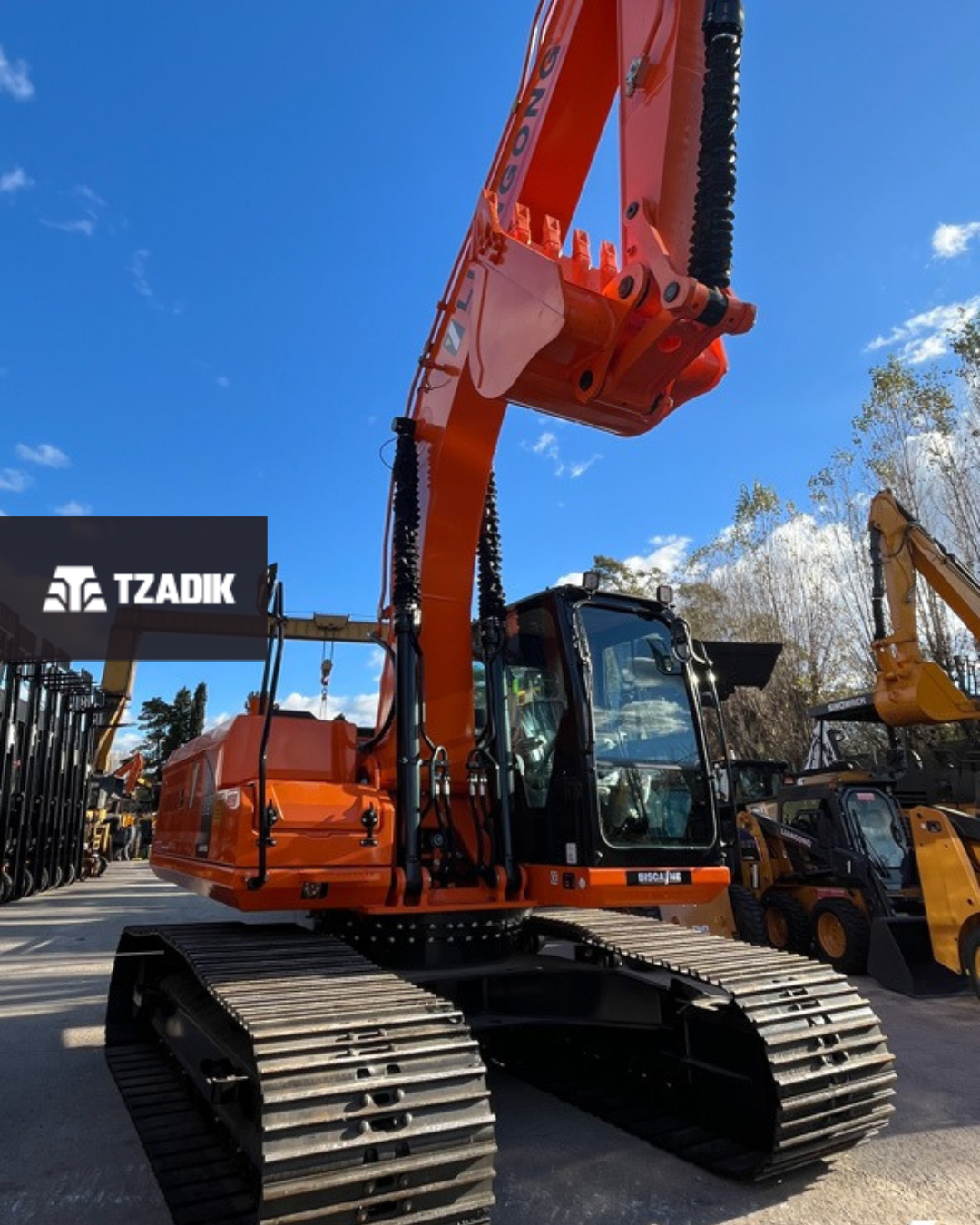 EXCAVADORA LIANGONG R321 2