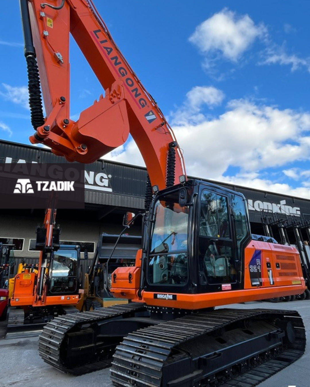 EXCAVADORA LIANGONG R321