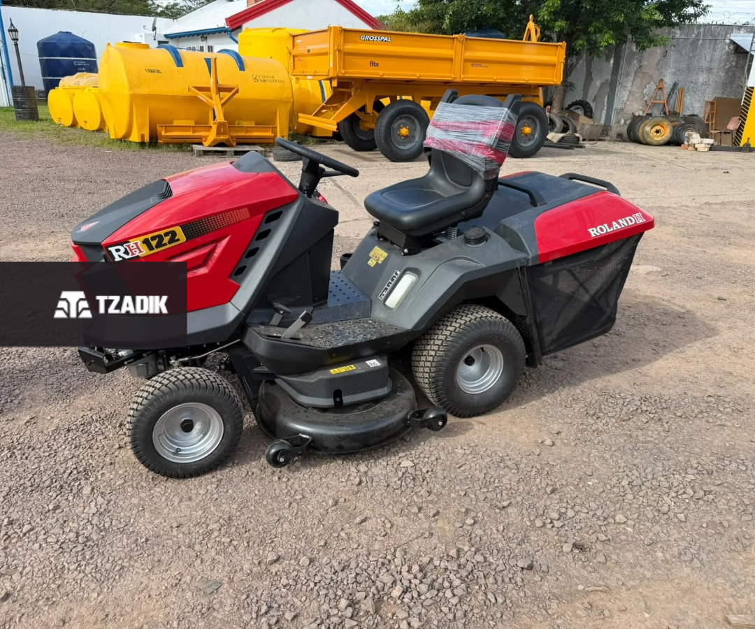 Mini tractor RH 122 2 WD Rec con bolsa recolectora 1
