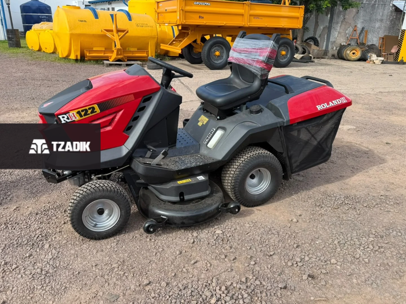 Mini tractor RH 122 2 WD Rec con bolsa recolectora 1