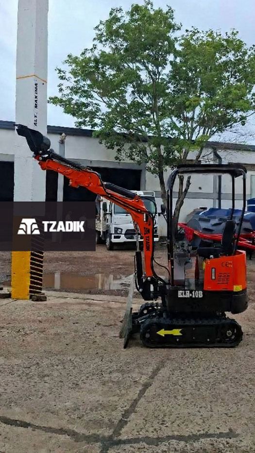 Miniexcavadora De 1T Motor 10Hp Orugas De Goma 3