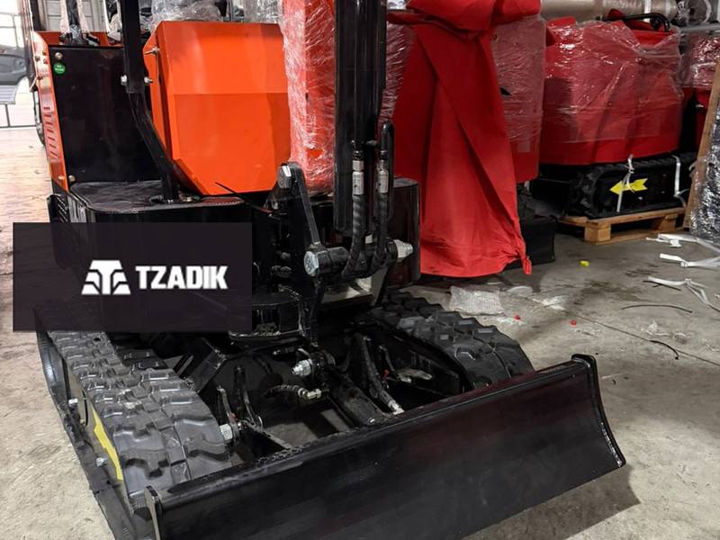 Miniexcavadora De 1T Motor 10Hp Orugas De Goma 6