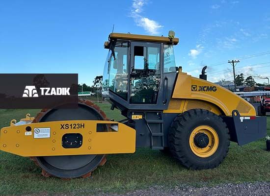 Rodillo compactador pata de cabra XCMG XS123H 2