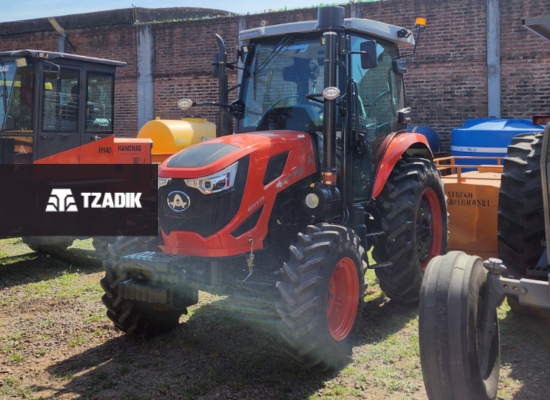 Tractor Hanomag Stark 800 con cabina 17