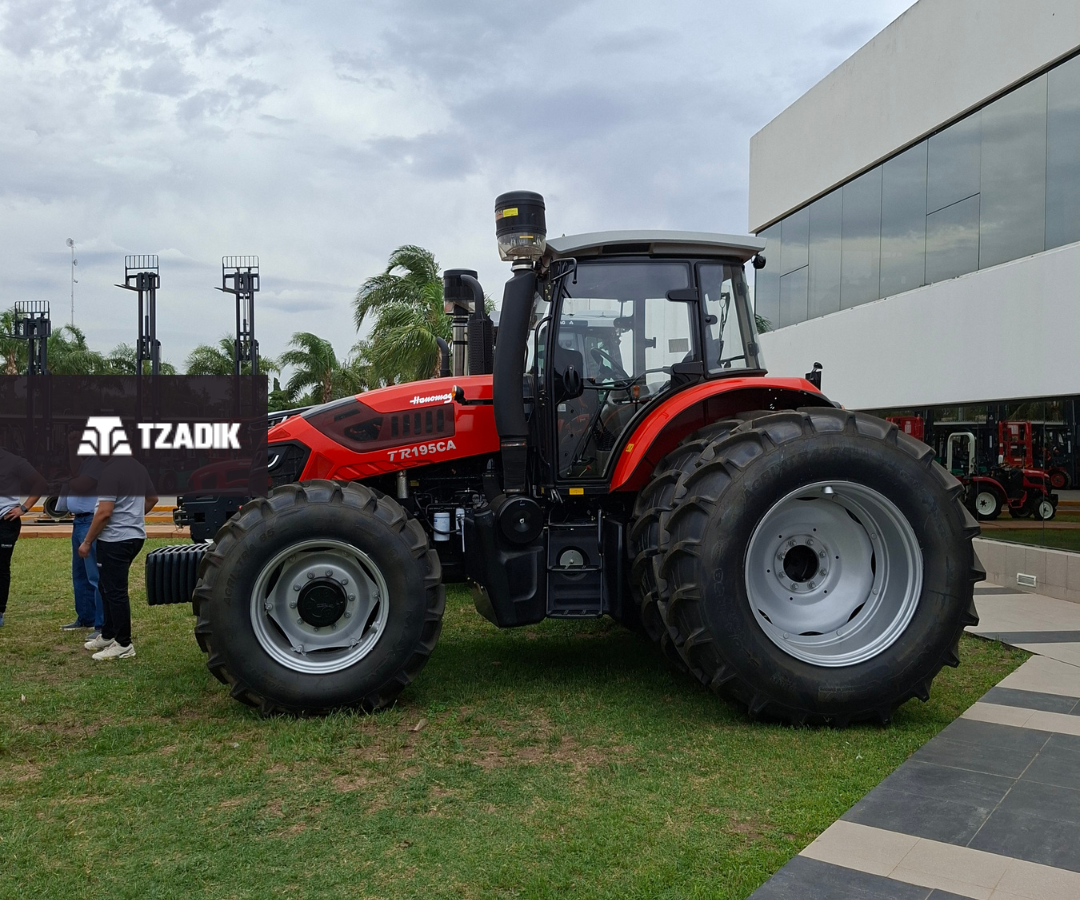 Tractor Hanomag TR195CA 180HP 4WD Agrícola con Cabina con Aire DUAL 1