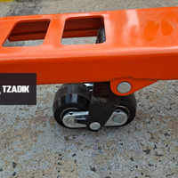 Transpallet manual TM25 de 2.5TN 685cm rueda de nylon 4