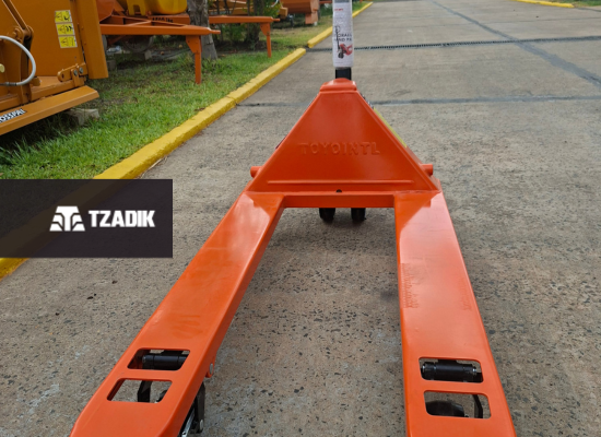 Transpallet manual TM25 de 2.5TN 685cm rueda de nylon 5