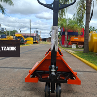 Transpallet manual TM25 de 2.5TN 685cm rueda de nylon 7